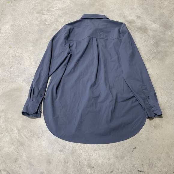 Lysse Schiffer Dusty Blue 4-Way Wrinkle-Resistant Long Sleeve Button Down Medium - Picture 4 of 5